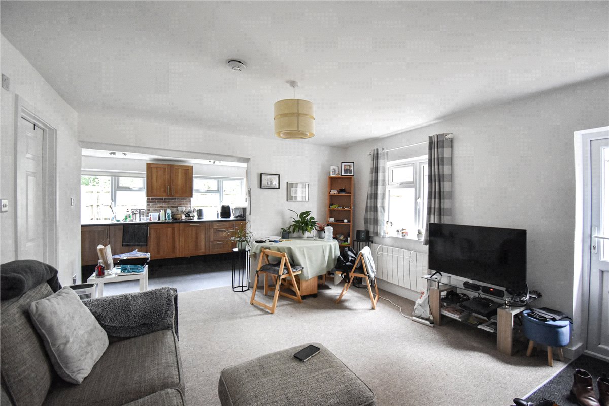2 bedroom Bungalow, Station Road, Impington, CB24 - Available