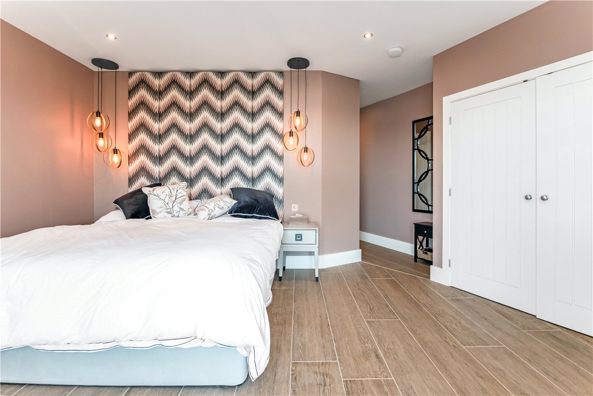 3 bedroom Flat, Farne House, 12 Crewe Street, NE68 - Available, Image 6