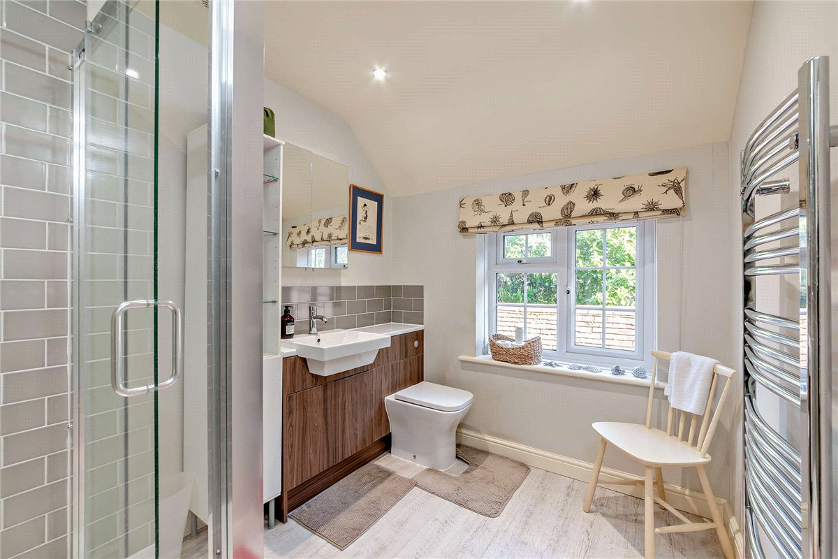 5 bedroom House, Burys Bank Road, Crookham Common, RG19 - Available, Image 7