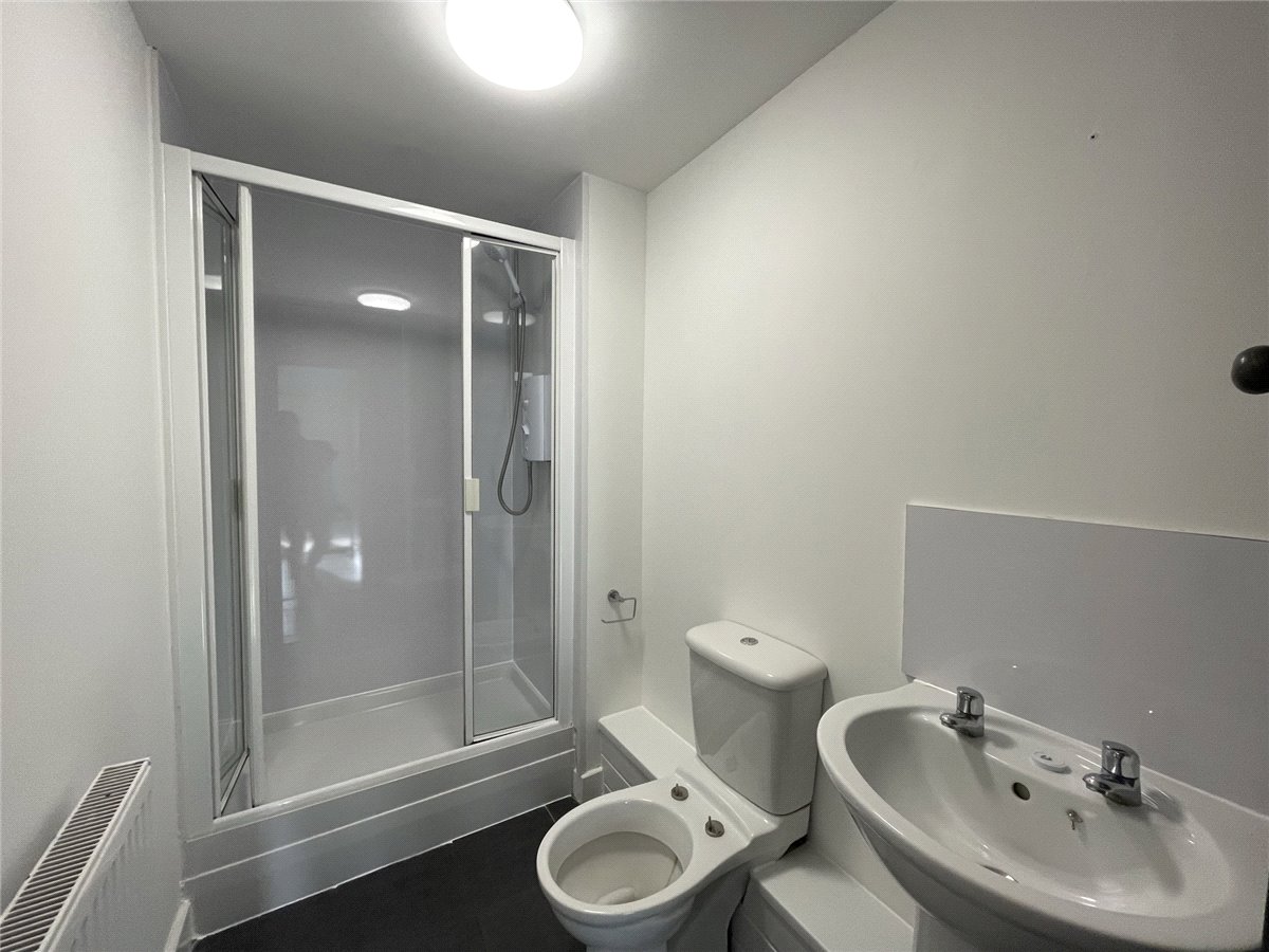 2 bedroom Flat, Regent Court, Thornycroft Close, RG14 - Available, Image 5