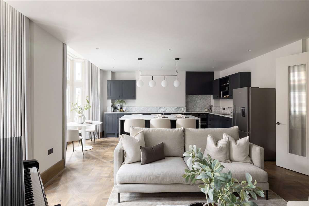 2 bedroom Flat, Wigmore Street, London, W1U - Let Agreed