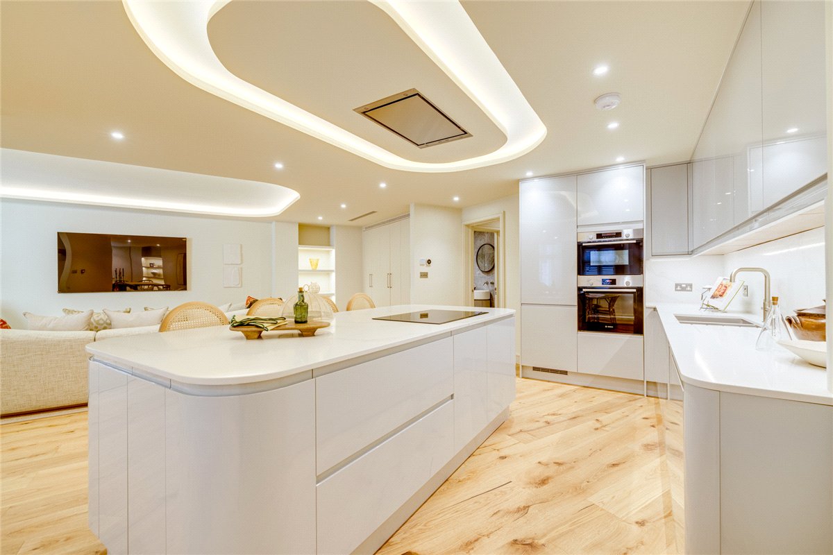 2 bedroom Flat, Hans Crescent, Knightsbridge, SW1X - Available, Image 19