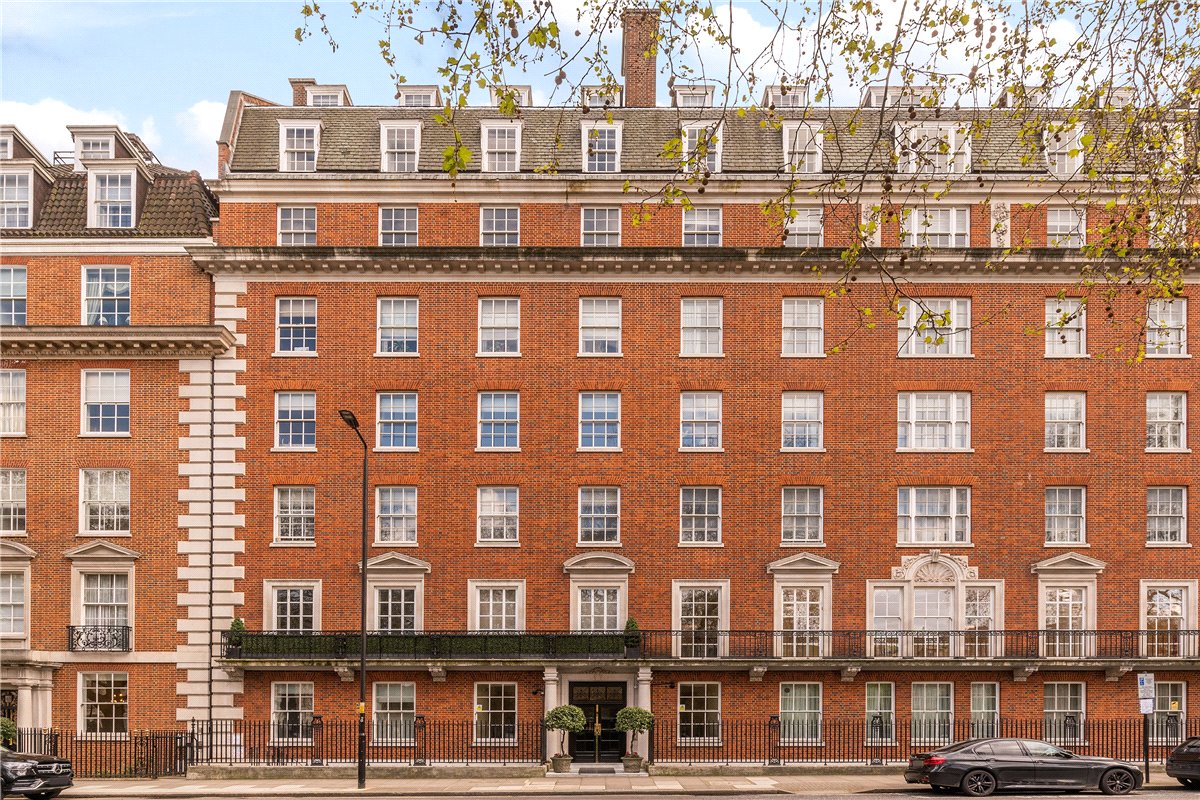 3 bedroom Flat, Grosvenor Square, Mayfair, W1K - Available, Image 12