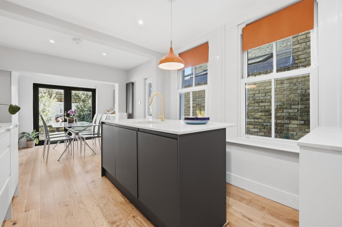 5 bedroom House, Second Avenue, London, SW14 - Sold