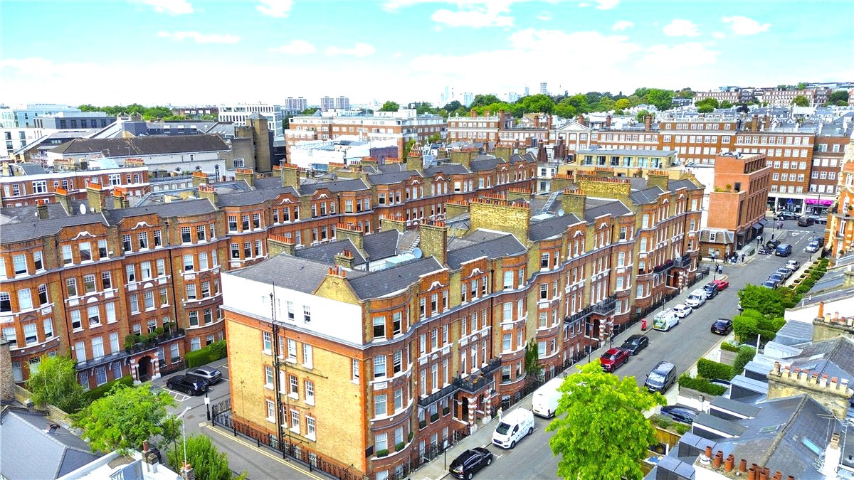 4 bedroom Flat, Wynnstay Gardens, Kensington, W8 - Available, Image 15