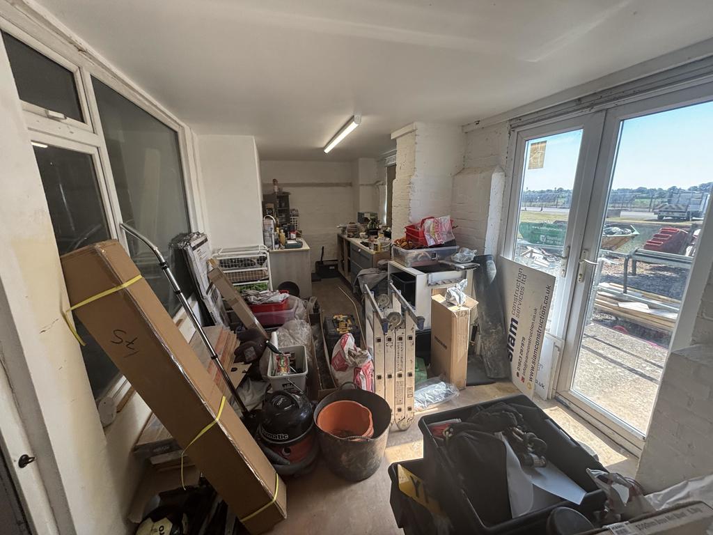 914 Sq Ft, Culmhead, Taunton, TA3 - Available, Image 3