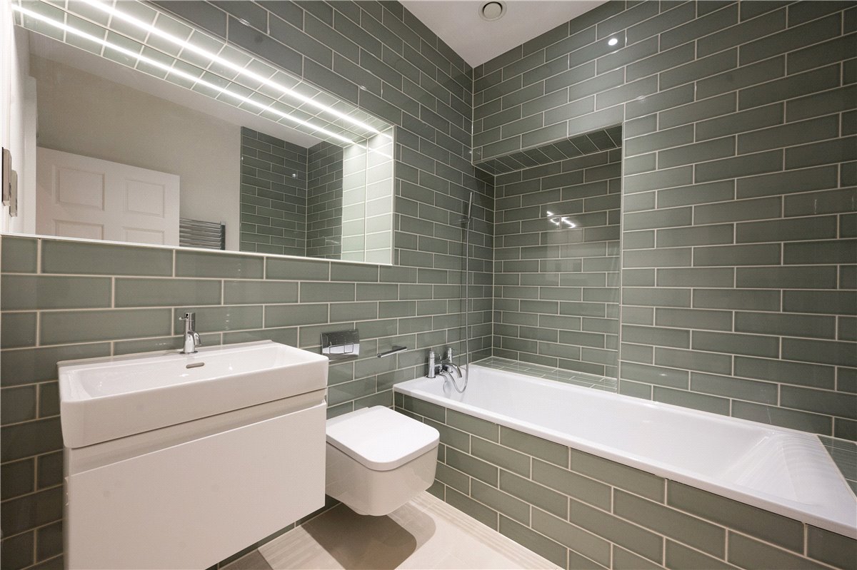 3 bedroom Flat, Ledston Hall, Back Newton Lane, WF10 - , Image 22