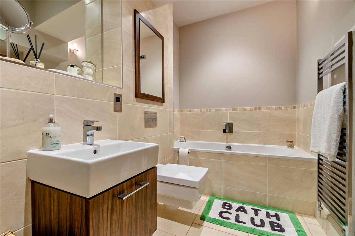 2 bedroom Flat, North Park Road, Harrogate, HG1 - Sold, Image 6