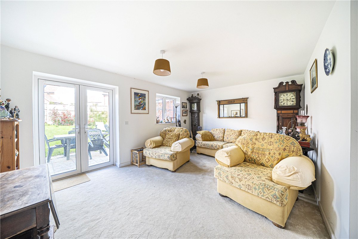 3 bedroom House, Field Close, Bishops Waltham, SO32 - Available, Image 2