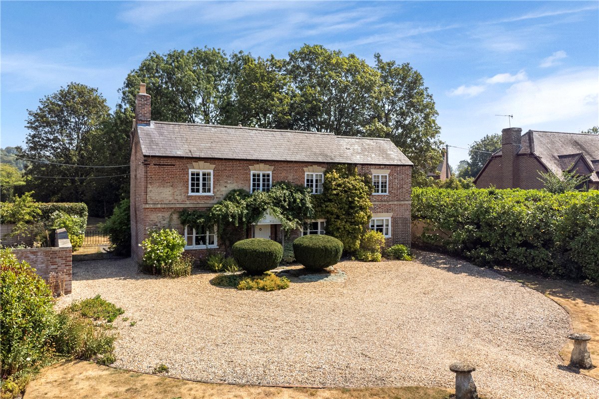 5 bedroom House, High Street, Netheravon, SP4 - Available