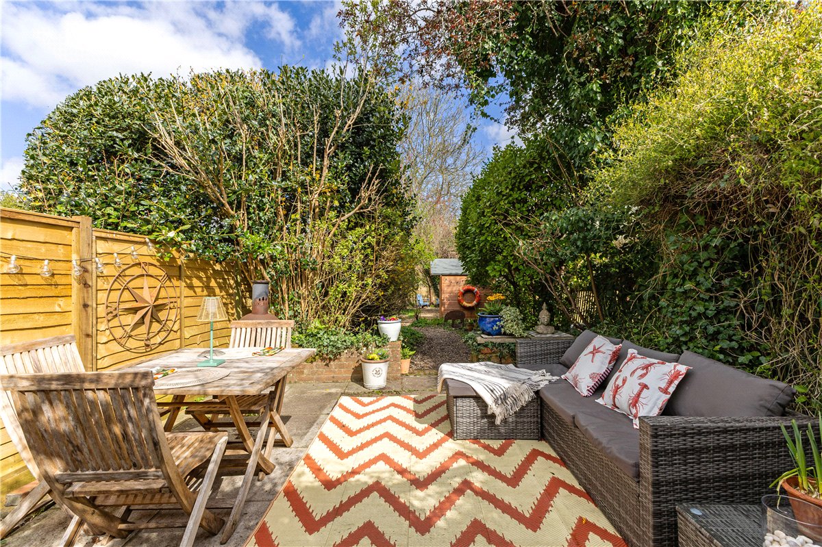 2 bedroom House, The Dean, Alresford, SO24 - Available, Image 5
