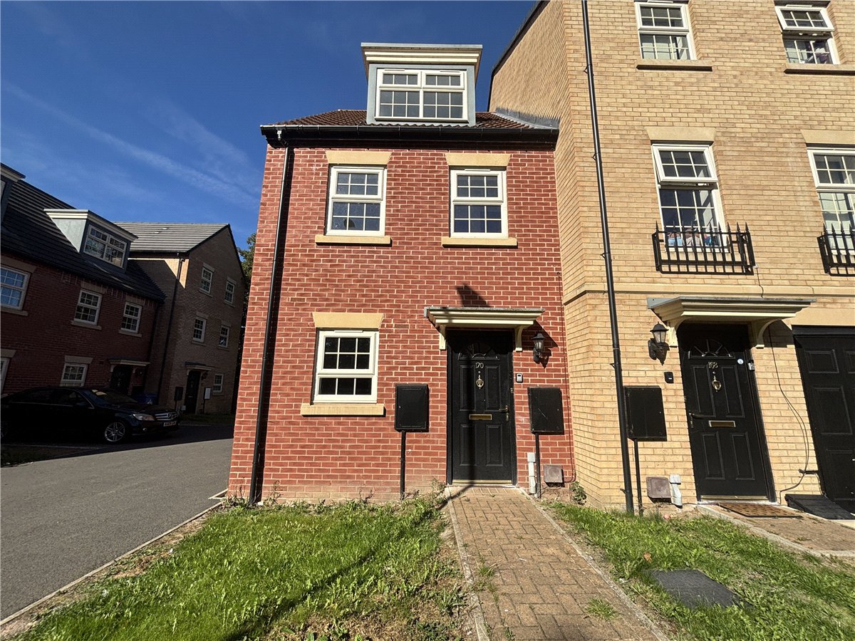 3 bedroom House, Comelybank Drive, Mexborough, S64 - Available