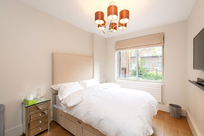 2 bedroom Maisonette, Ebury Street, Belgravia, SW1W - Let Agreed, Image 15