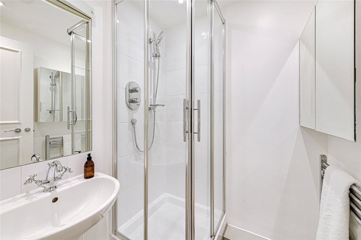 4 bedroom Flat, Grosvenor Square, Mayfair, W1K - Available, Image 6