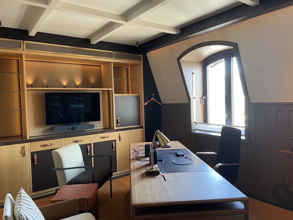 2099 Sq Ft, Cork Street, London, W1S - Available, Image 6