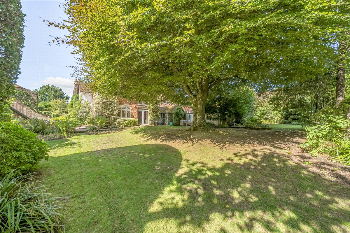 5 bedroom House, Leaze Road, Marlborough, SN8 - Available, Image 24