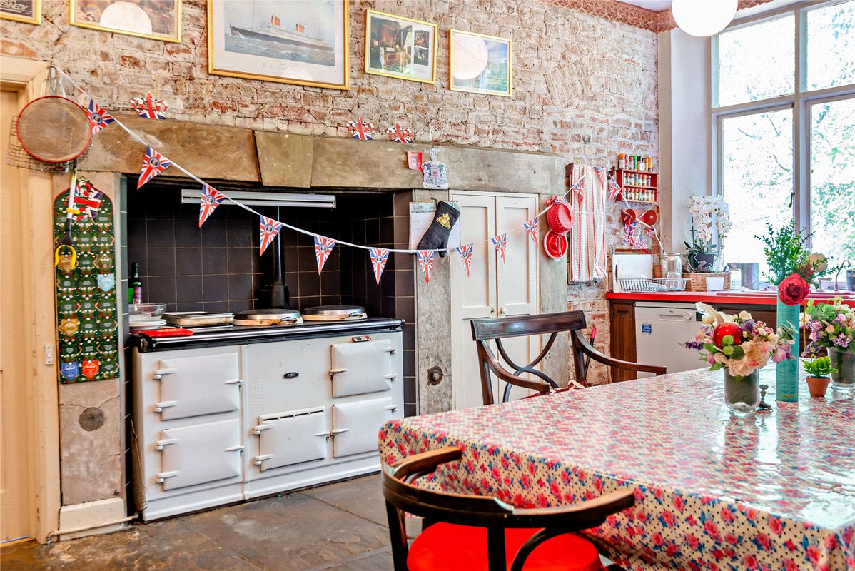 5.5 Sq Ft Country Estate, Priest Hill, Old Windsor, SL4 - Available, Image 12