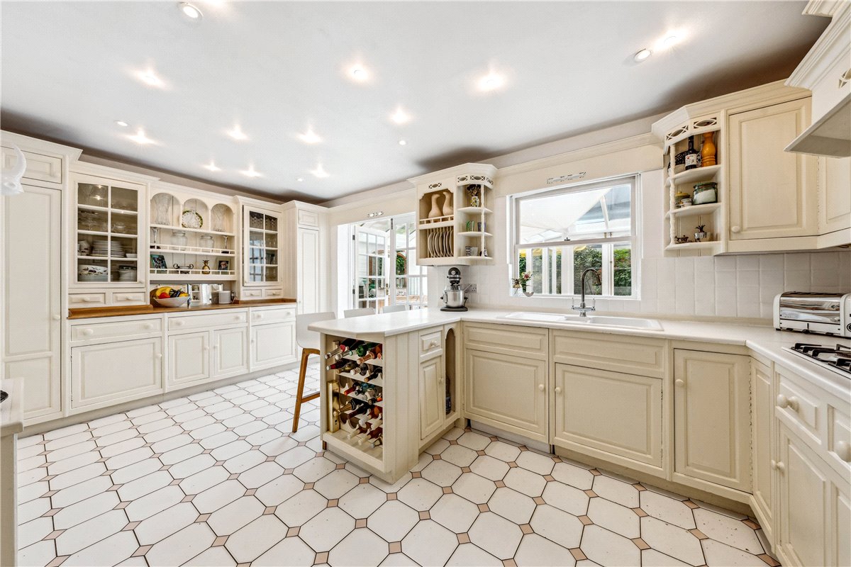 4 bedroom House, Burlington Road, London, SW6 - Available, Image 2