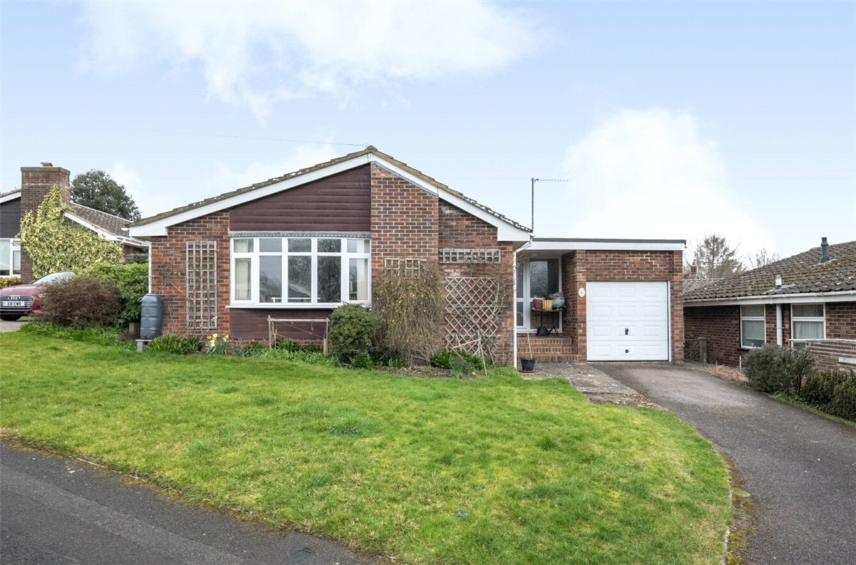 3 bedroom Bungalow, Vicarage Close, Marlborough, SN8 - Available, Image 4