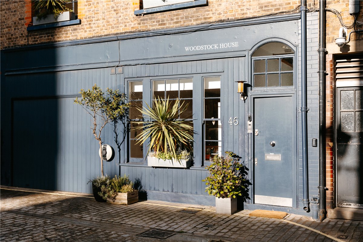 2 bedroom House, Woodstock Mews, London, W1G - Available, Image 2