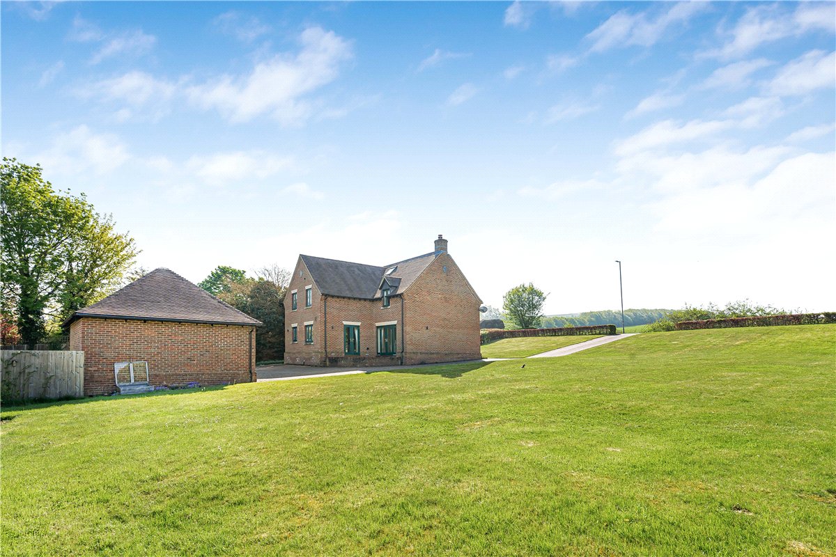 4 bedroom House, Main Road, Cherhill, SN11 - Available, Image 11