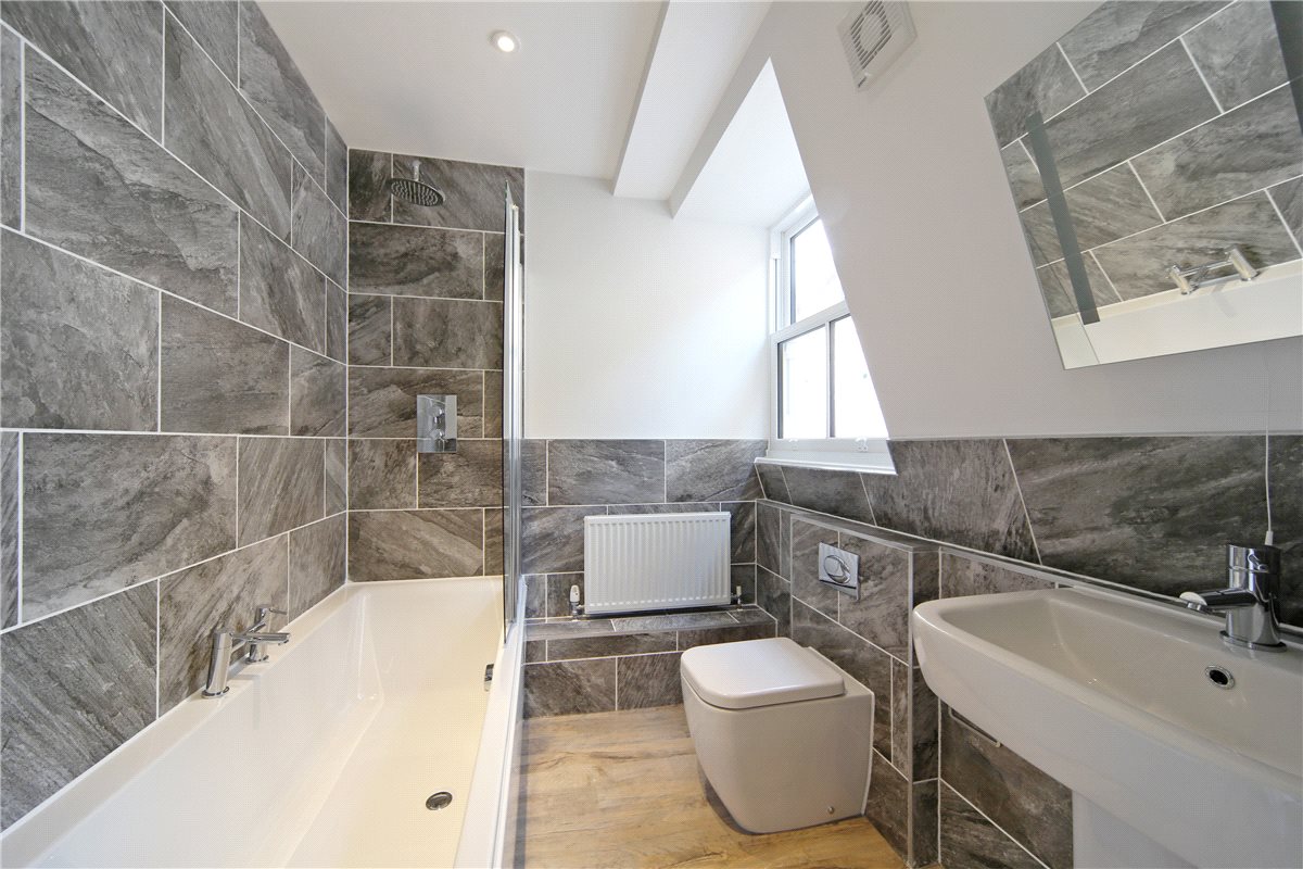 2 bedroom Flat, Battersea Park Road, London, SW11 - , Image 2