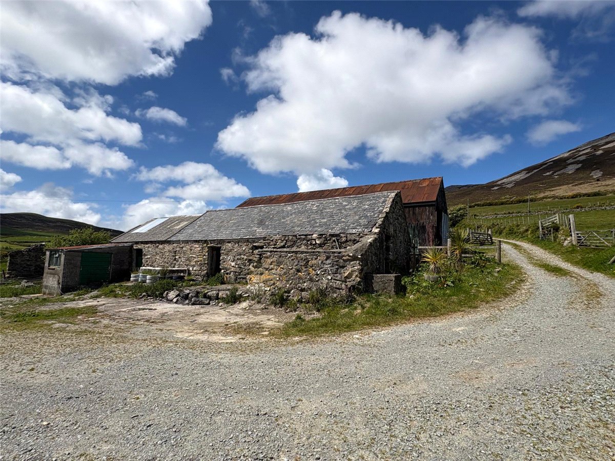 240.23  Farm, Llanaelhaearn, Caernarfon, LL54 - Available, Image 10
