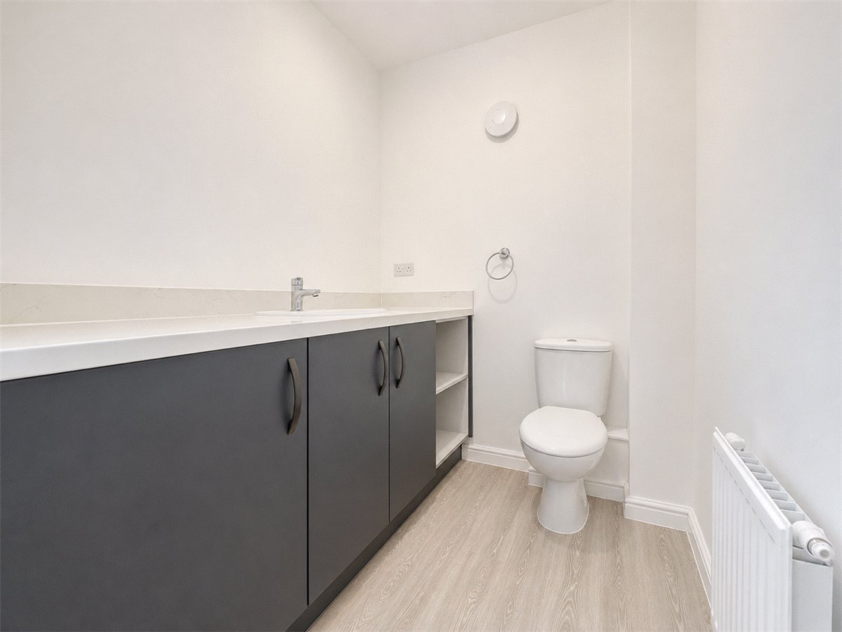 5 bedroom House, Stonyfield Road, Whiteley, PO15 - Available, Image 5