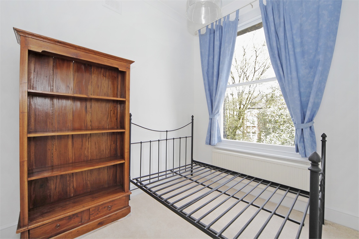 2 bedroom Flat, Trinity Road, London, SW17 - , Image 5