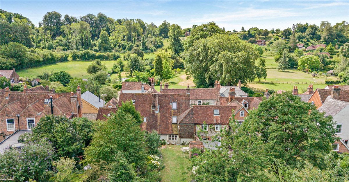 3 bedroom House, East Street, Hambledon, PO7 - Available, Image 13