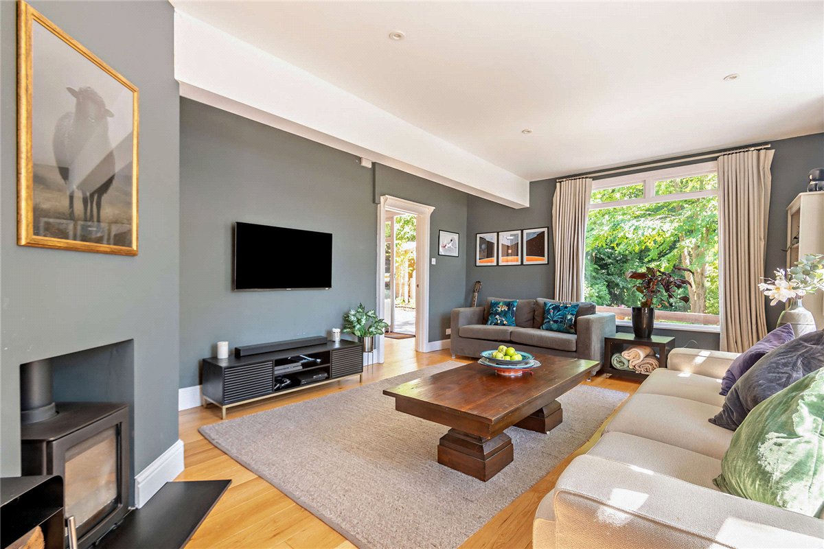 5 bedroom House, Fairview, Andover Road, RG14 - Available, Image 2