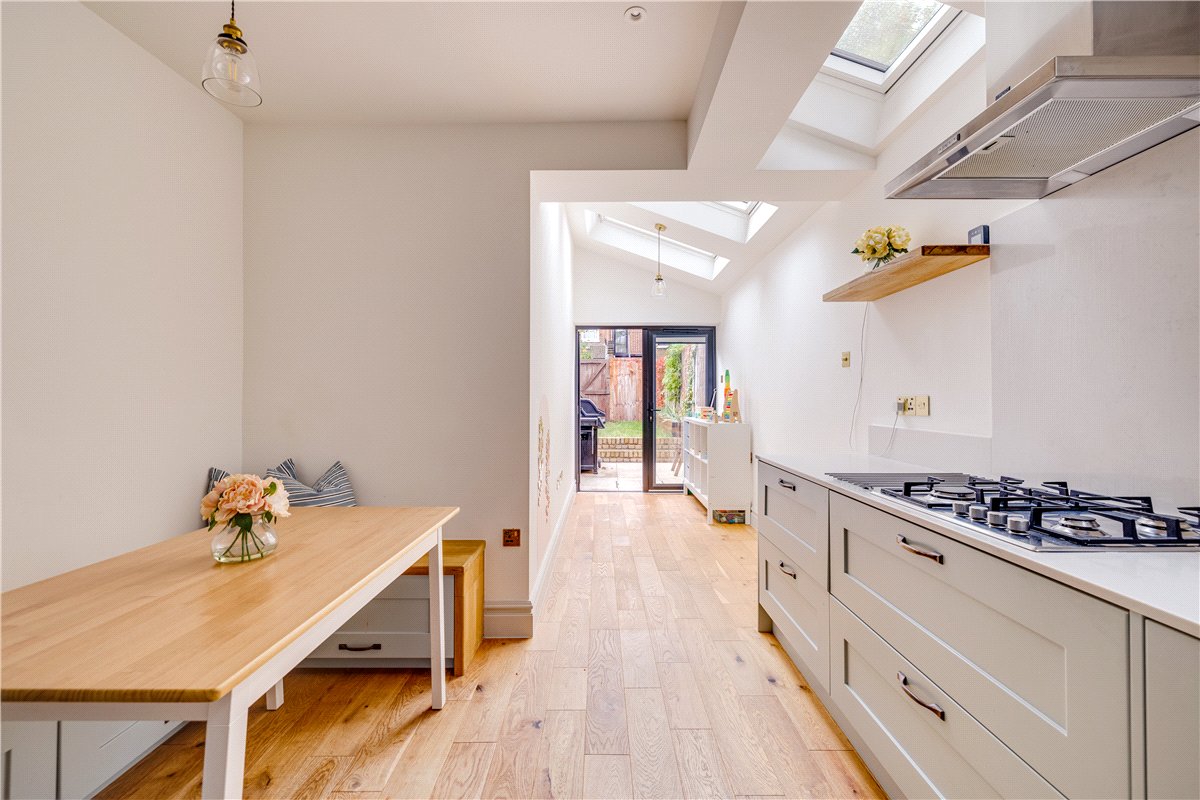 2 bedroom Flat, Astonville Street, London, SW18 - Available, Image 4