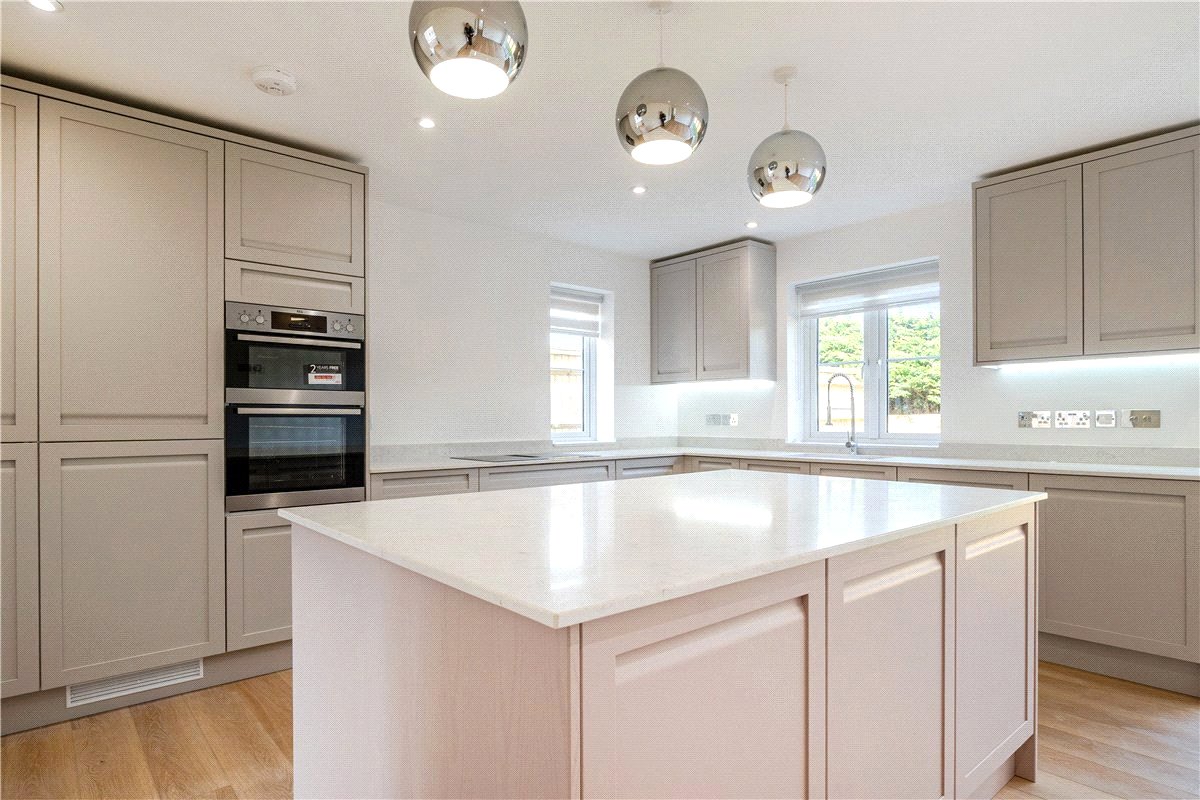 3 bedroom House, Elcot Lane, Marlborough, SN8 - Available, Image 2