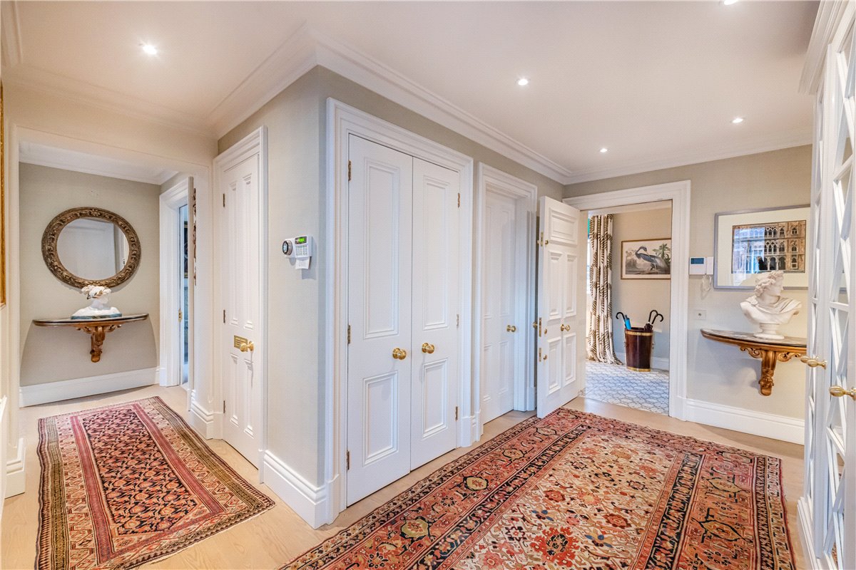 2 bedroom Flat, Mount Street, Mayfair, W1K - Available, Image 10