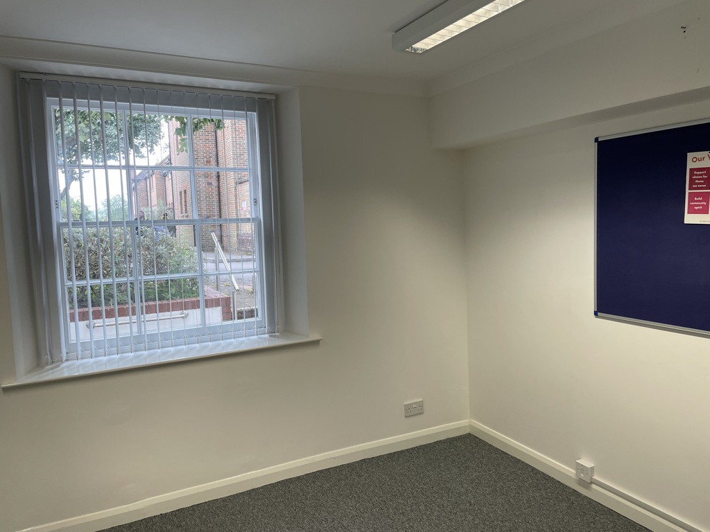 633 Sq Ft, 47 Southgate Street, Winchester, SO23 - Available, Image 2