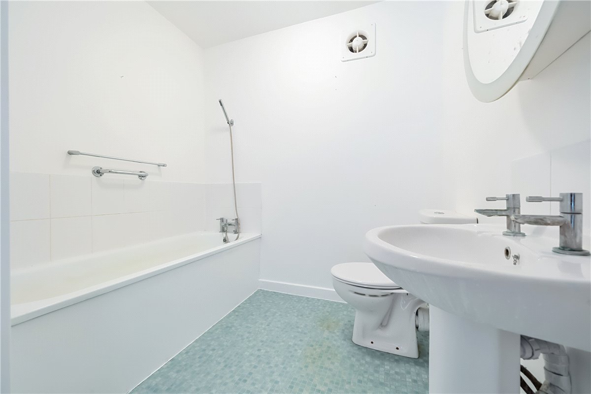 2 bedroom Flat, Henrietta Street, Bath, BA2 - Sold, Image 2