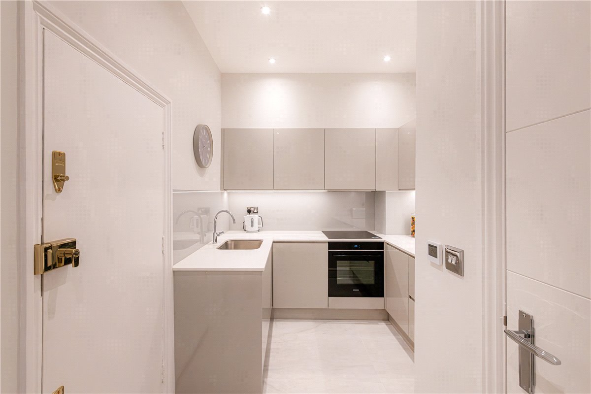 2 bedroom Flat, Park Street, Mayfair, W1K - Available, Image 21