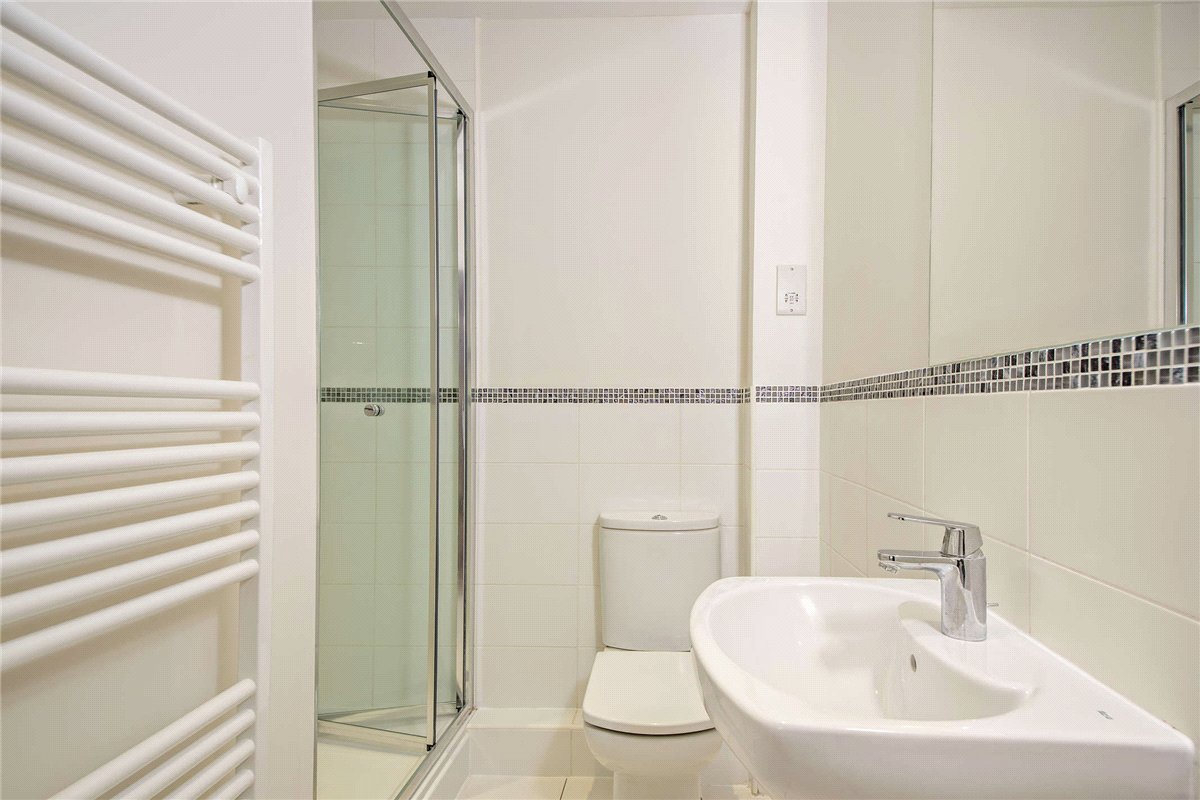 2 bedroom Flat, West Street, Newbury, RG14 - Sold STC, Image 9