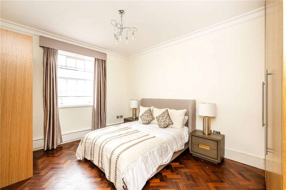 2 bedroom Flat, Grosvenor Square, Mayfair, W1K - Available, Image 3
