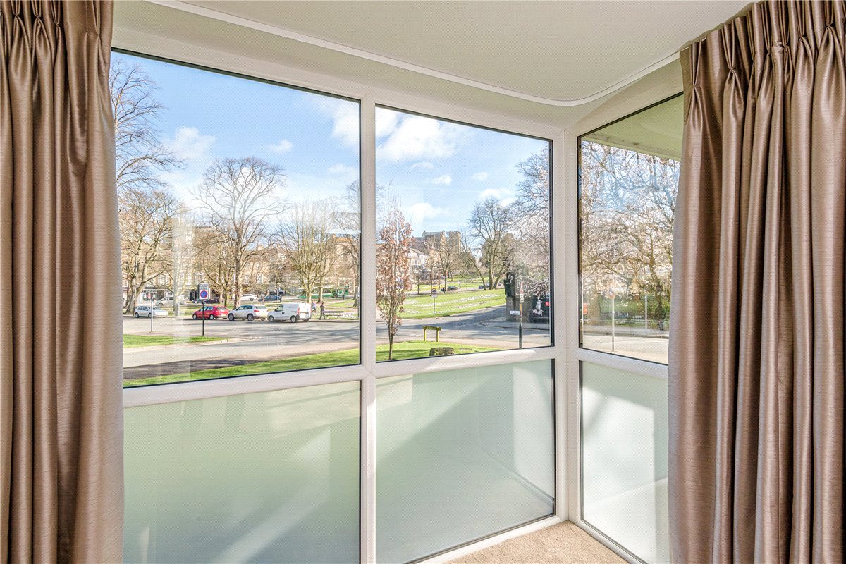 3 bedroom Flat, Esplanade Court, 2 St. Marys Walk, HG2 - Available, Image 12