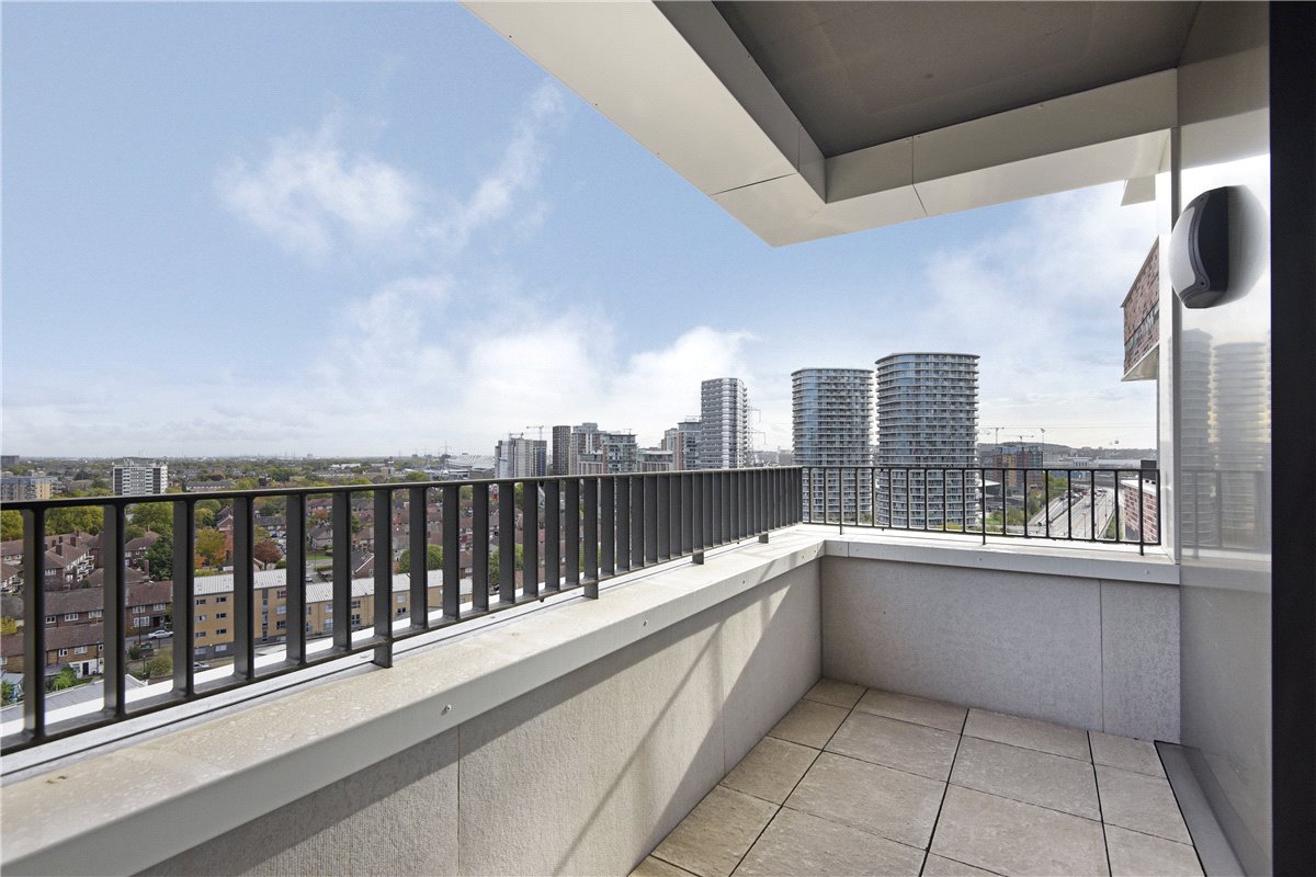 3 bedroom Flat, Heartwell Avenue, London, E16 - , Image 7