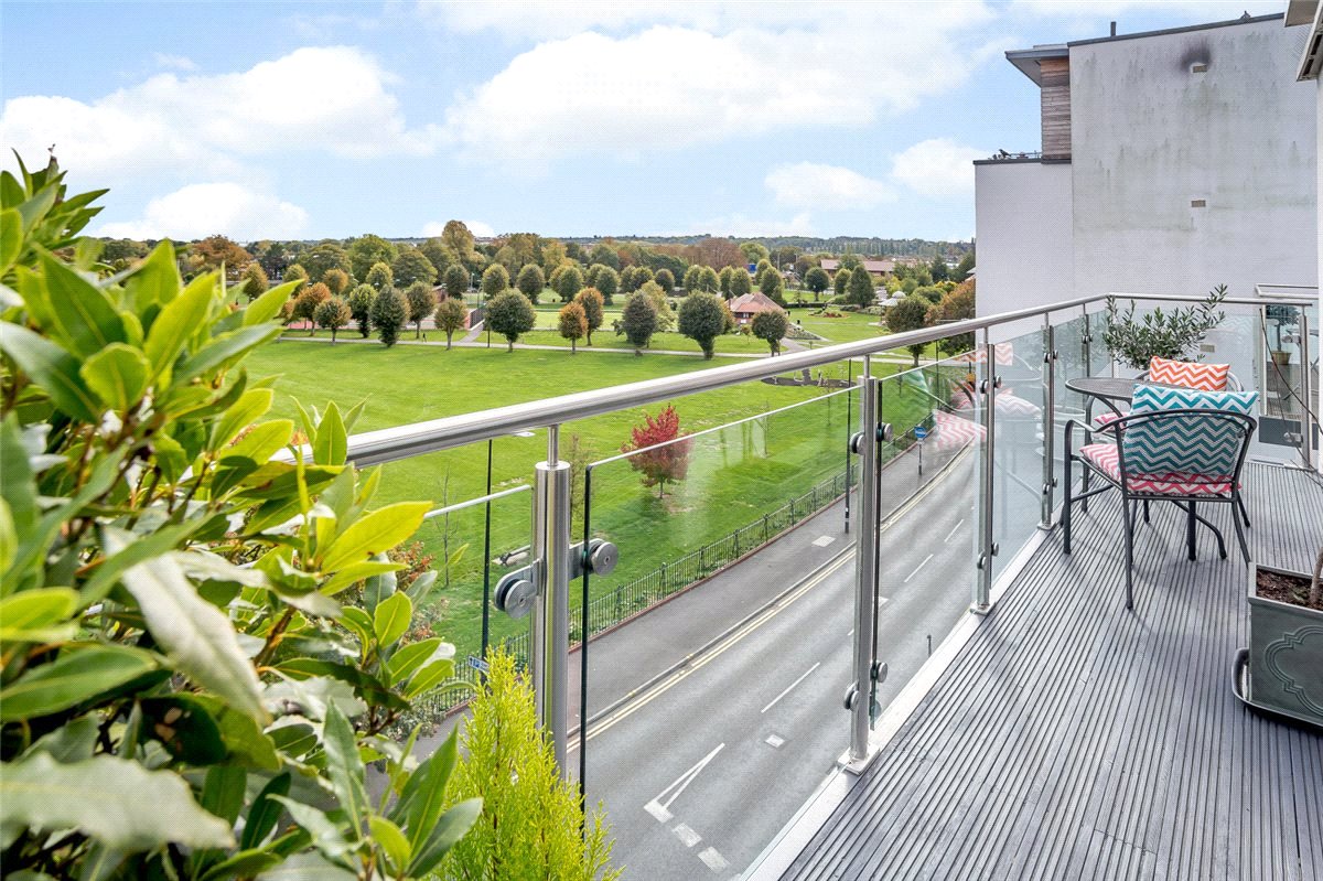 2 bedroom Flat, Baily, Park Way, RG14 - Available, Image 5
