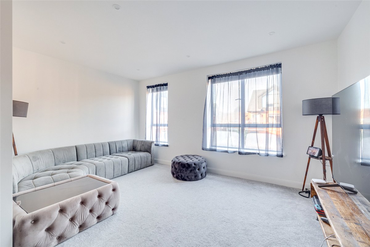 3 bedroom House, Harlow Gardens, Kingston upon Thames, KT1 - , Image 3