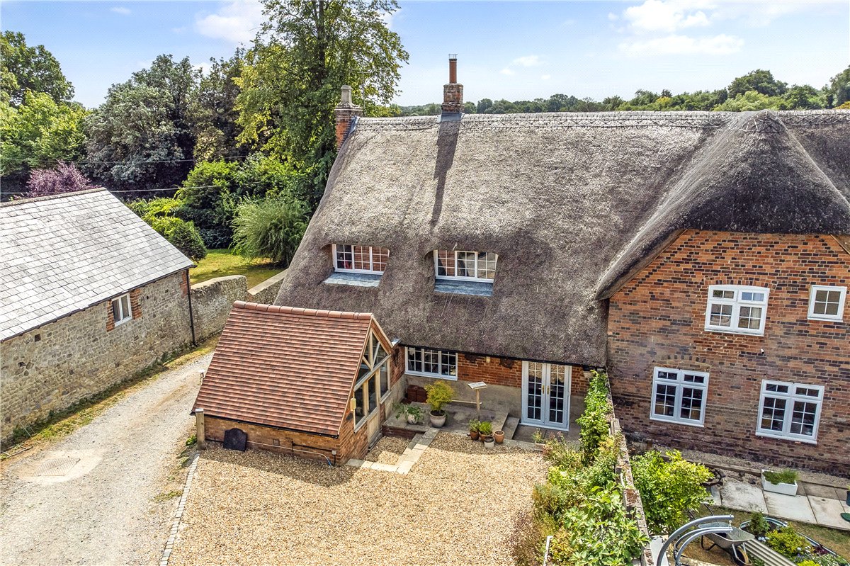 3 bedroom House, Woodborough, Pewsey, SN9 - Available, Image 6