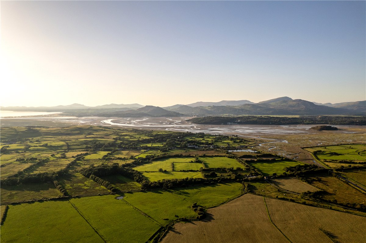 11 bedroom House, Talsarnau, Gwynedd, LL47 - Available, Image 68