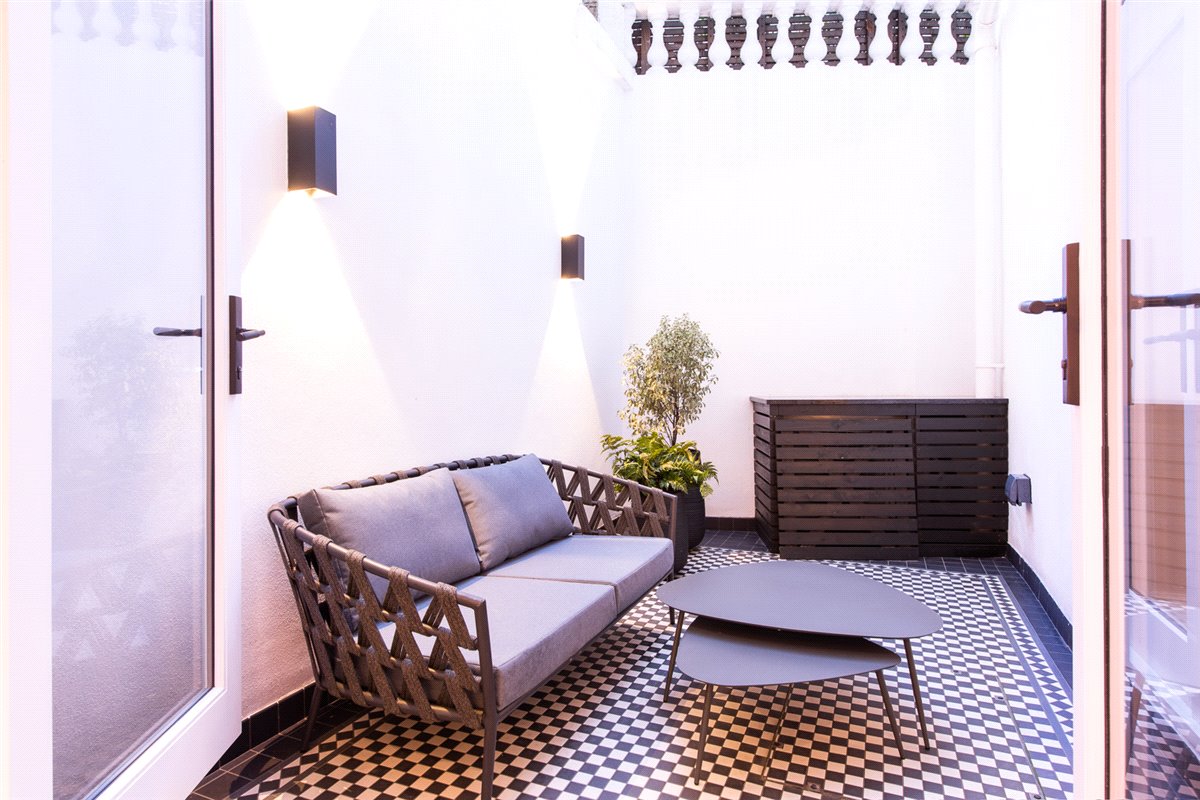 2 bedroom Maisonette, Prince Of Wales Terrace, Kensington, W8 - Available, Image 2
