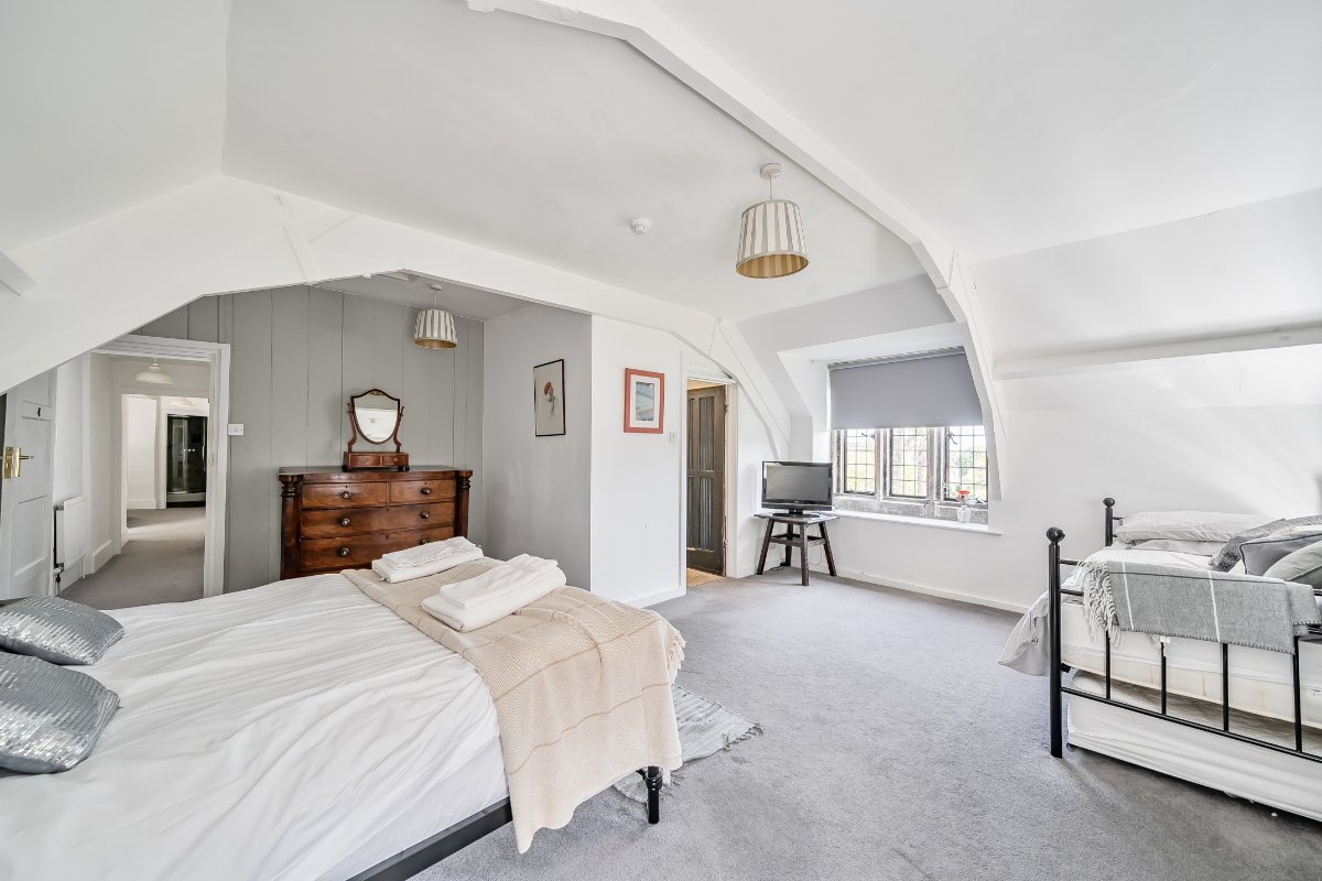 8 bedroom House, High Street, Swanage, BH19 - Available, Image 27