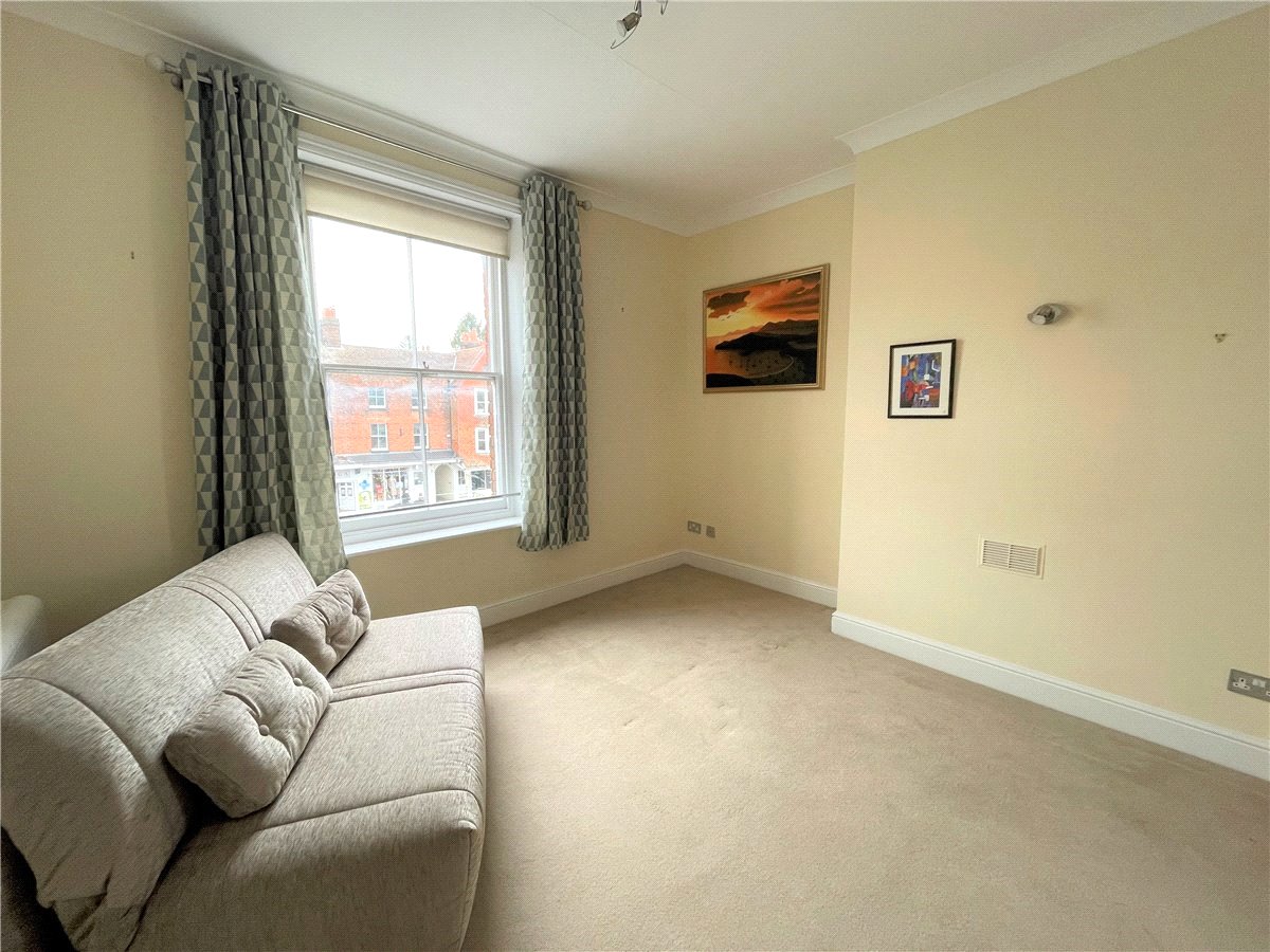1 bedroom Flat, High Street, Marlborough, SN8 - Available, Image 3