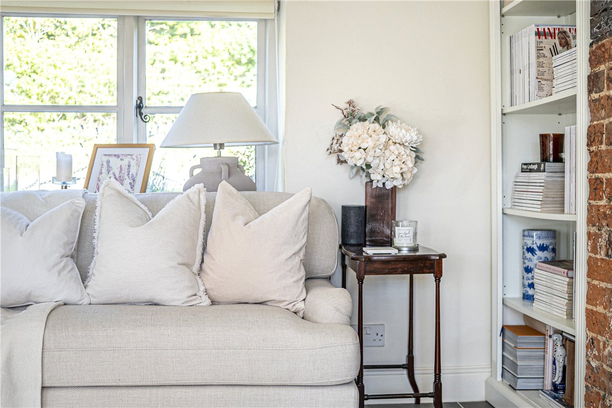 2 bedroom Cottage, Kilmeston, Alresford, SO24 - Available, Image 4