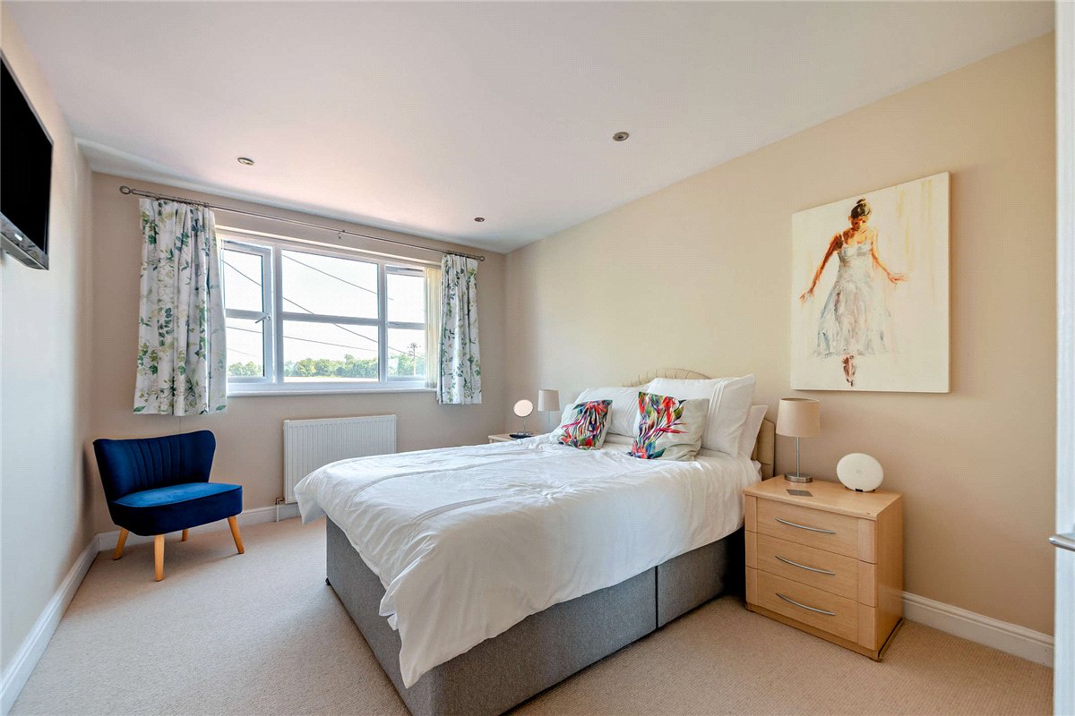 4 bedroom House, Overton Road, Micheldever Station, SO21 - Available, Image 12